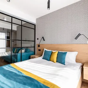  Apartament Square