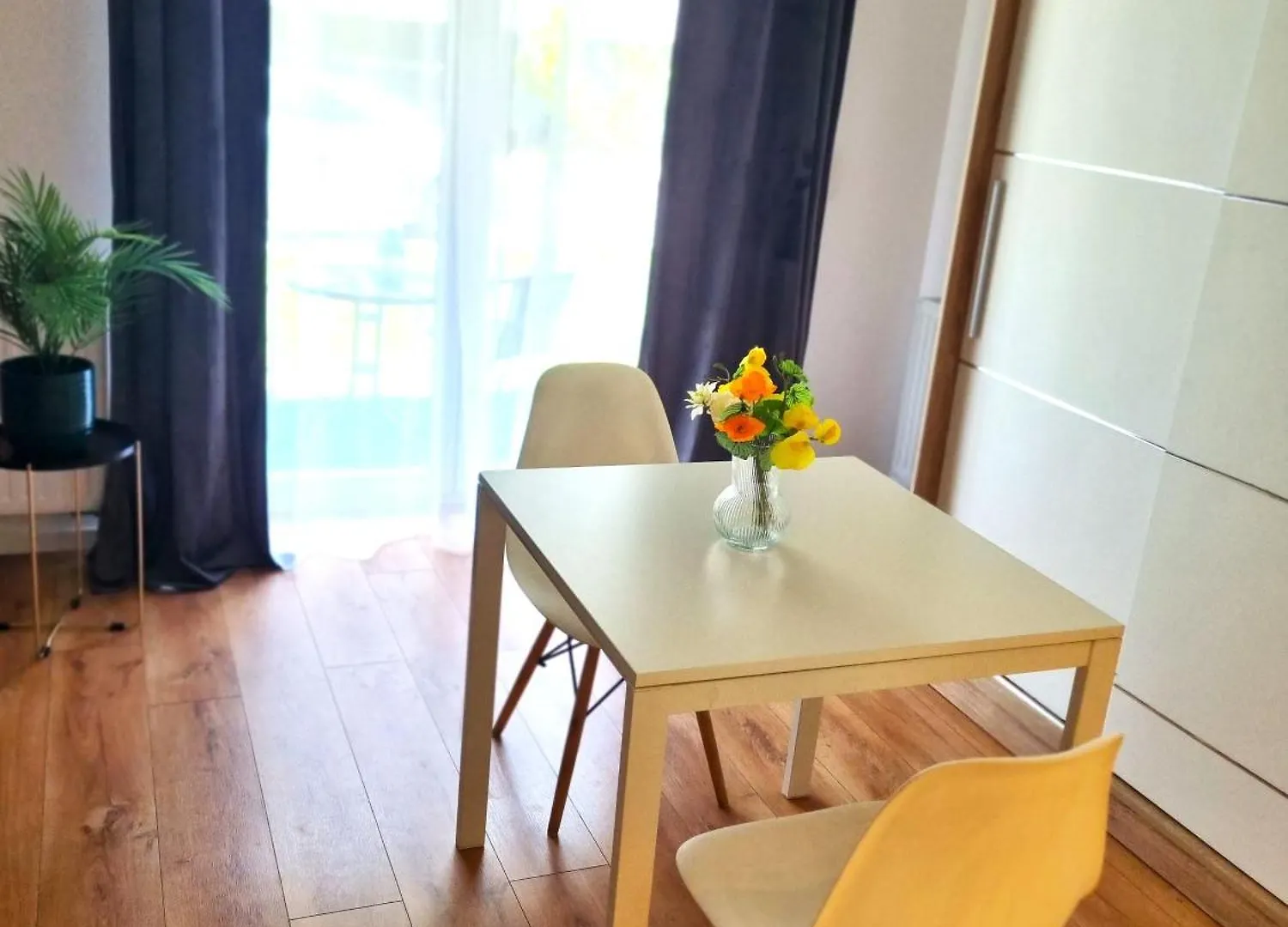 Apartament Dla 2 Osob Przy Plywajacych Basenach Zakrzowek Apartment Krakow